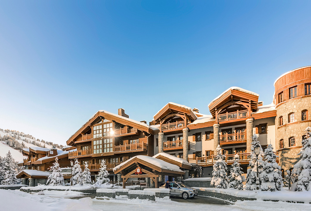 APG - Hotel front day