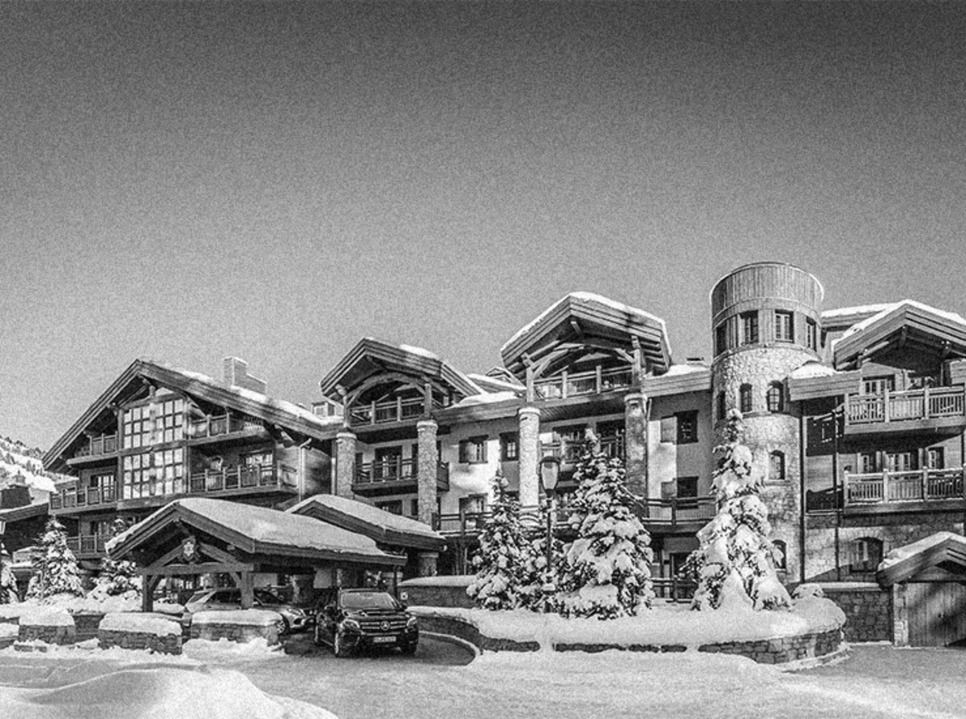 APG - History hotel Exterior black and white