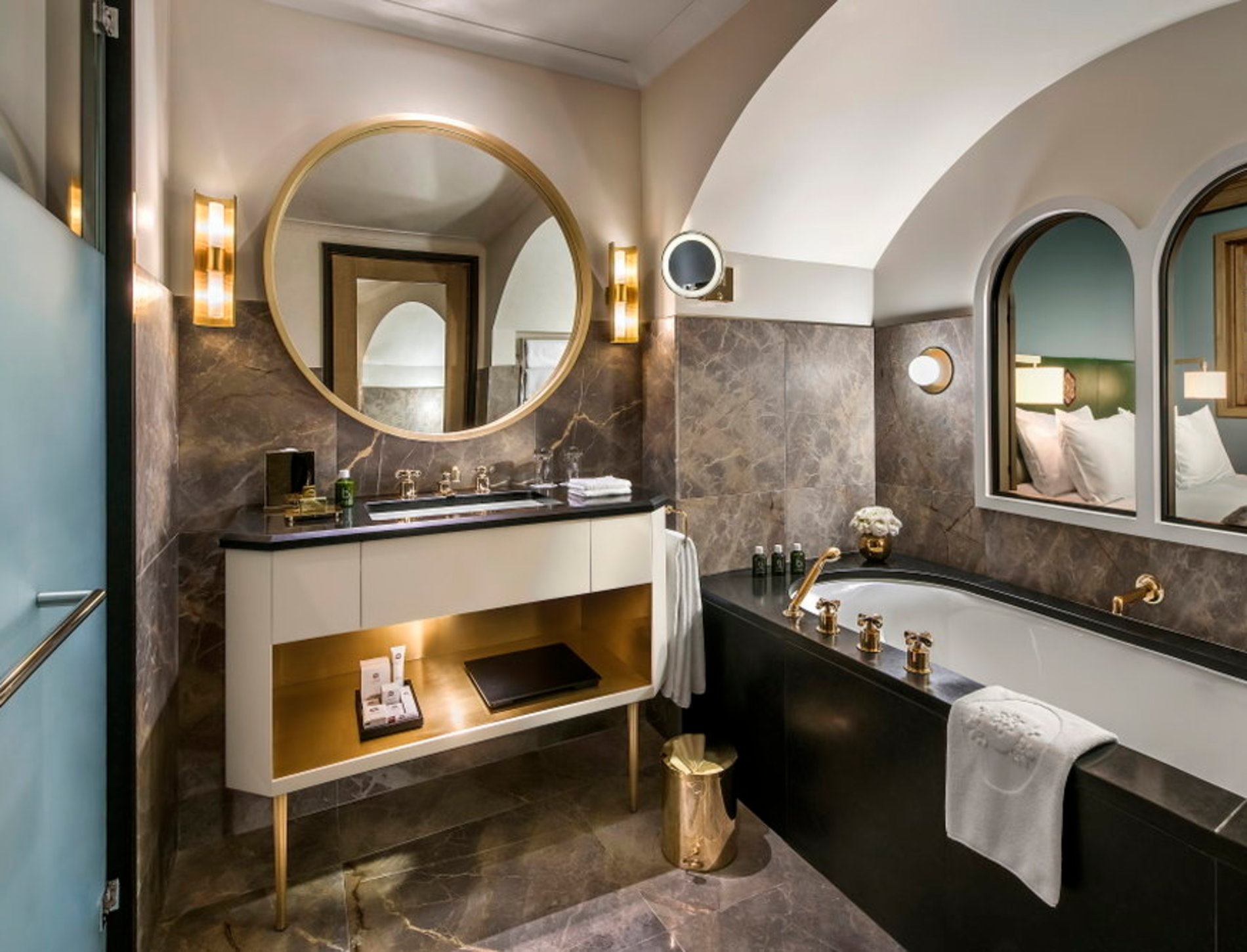 APG - One Bedroom Suite bathroom